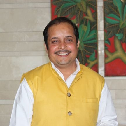Digital Marketer | IIM Calcutta Alumnus | Social Media Enthusiast | Consultant | Blogger | Entrepreneur | Influencer