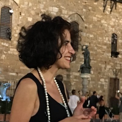 writer that's all https://t.co/ASit0jjYbi “Il profumo della libertà” @Mondadori “Un volo magico” @9livespress  Israel .. romanzi tradotti in 10 lingue