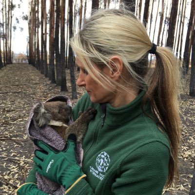 Advocating for a world without suffering, cruelty or captivity. Animal Welfare Campaigner at @humaneworldaus and children’s book author. All views my own 🐬💙🐬