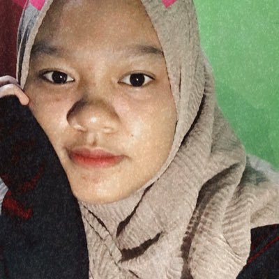 Hello, my name is Hususiah. I’m from Bandung and i’m 17 years old. Nice to meet you🖤