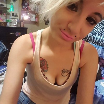 I'm babycakes but they call me meow meow too I love to adventure and have fun but i also wanna study journalism and my lingerie modeling