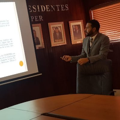 vicenteenlavia's profile picture. Licenciado en Derecho, preocupado por la Seguridad Vial y creador de políticas públicas