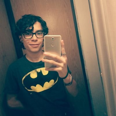 R0yaleWthCheese's profile picture. 