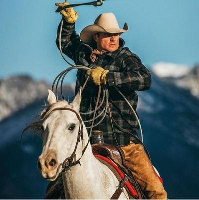 JakobJordan8's profile picture. custom made all kind knives maker