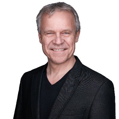 Coach, writer and speaker with a passion for leadership. Works for better Tuesdays @ https://t.co/qOiBpiuXA7 and better leaders @ https://t.co/7rq2RI376B.