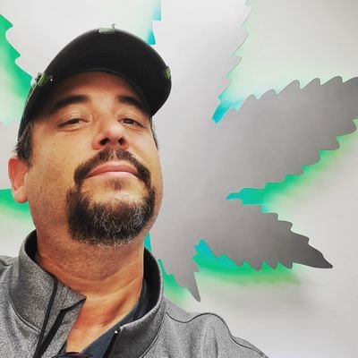 Lead #writer and Contributor to @okbudblog. #blogging on #cannabis and other related information. Here to spread the good word on #medicanmarijuana.
