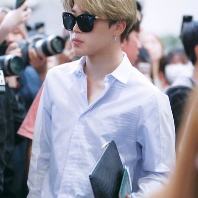 FanboyyBts's profile picture. The only bts TXT fanboy alive. Male A.R.M.Y. Fear stereotypes of fanboy. Old account hijacked. Follow me for follow back.