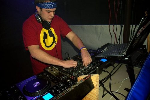 DeejayPink's profile picture. Robot Ears and Funky Electro