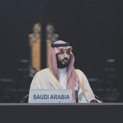 متذوق للشعر وربما شاعر
