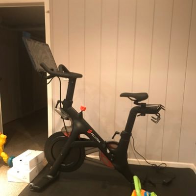 PeletonChronic's profile picture. Perennially on the spectrum between vain and vanquished. Working husband and father sharing his Peleton story.
