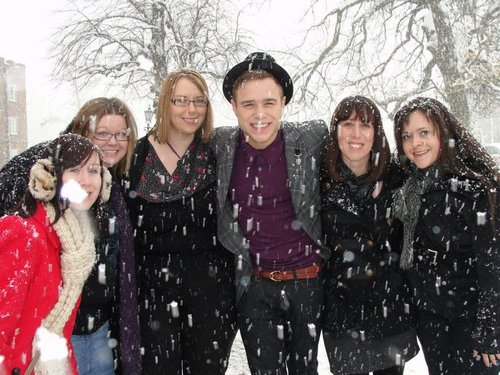 Group of friends who follow @ollymurs. On tour with Take That from 13/04/24! 💒 https://t.co/VPYWOHYVjJ