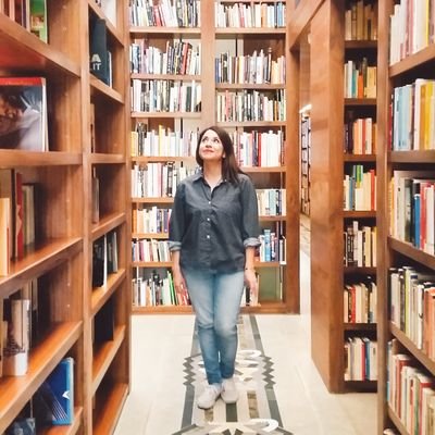 de Chihuahua, viviendo en CDMX. relacionista internacional. café, libros y música.