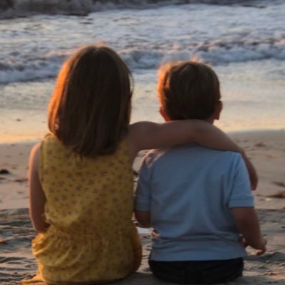 Rob_Roth's profile picture. Violet & Graeme Daddy. Husband. Explorer. Music Head. Sports Nut.