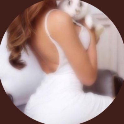 wafaffoo's profile picture. من لايراني نورا في عينيه لا أراه تراباا تحت قدمي😴👍♥️