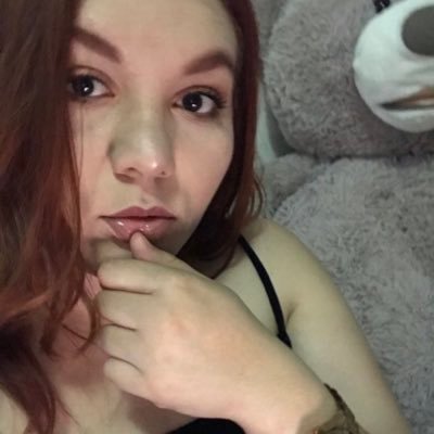 lgabriela13's profile picture. talk nerdy to me 🤤