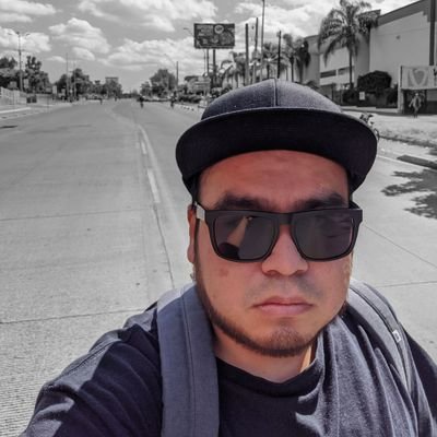 Geek ,amante del anime,gamer de medio tiempo,amante de la cultura japonesa, tecnologo en sistemas digitales y micro computadoras!!!!!