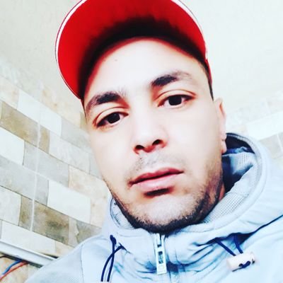 - الحياة رواية جميلة عليك قراءتها حتى النهاية لاتتوقف أبدا عند سطر حزين قد تكون النهاية جميلة .