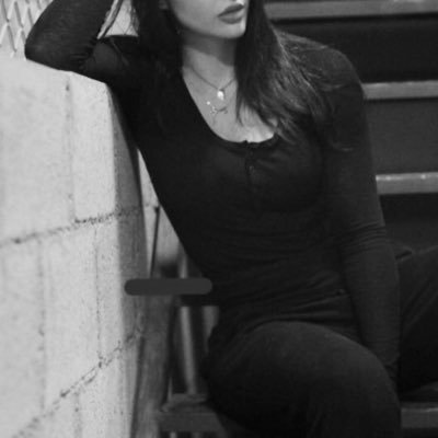 xmnv33's profile picture. 