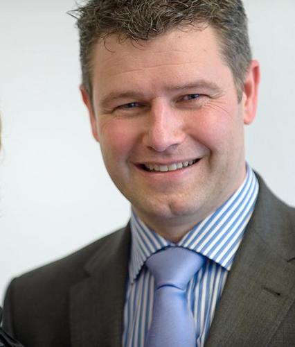 In 2006 gestart als zelfstandig Re/max makelaar binnen het knooppunt Arnhem, Nijmegen. Vader van Thomas, getrouwd met Stéphanie.