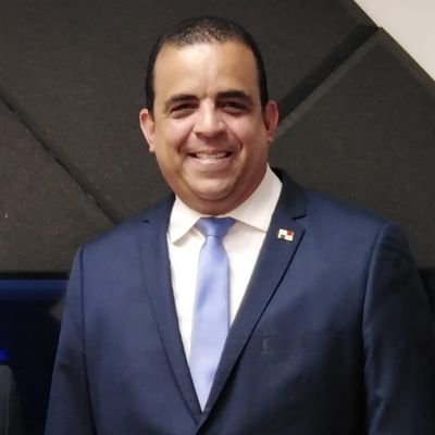 Delegado, Director Nacional del PRD, Representante Electo del corregimiento Mateo Iturralde; Licenciado en Derecho y Ciencias Políticas, Social Demócrata.