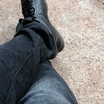 I'm a rapper,song writer, and producer. stswii-english
