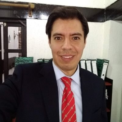 Mexicano 🇲🇽| Lic. en Derecho ⚖️| Litigio estratégico | Ex Alumno del la @EFFJ_Mx | Apasionado de la lectura y de un buen café ☕