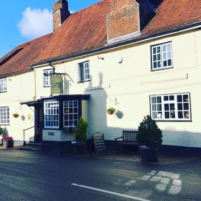 A quintessentially English pub with Rooms set in the picturesque village of Whiteparish on the edge of the New Forest.Chef Patron MattTomkinson , Roux Scholar