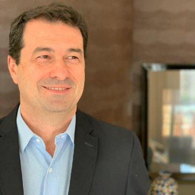 _FuturoPresente's profile picture. Consultor de empresas a 27 anos no Brasil e no Exterior é advogado formado em Direito pela UFSC e dedica-se a transmitir o conhecimento em direito digital.