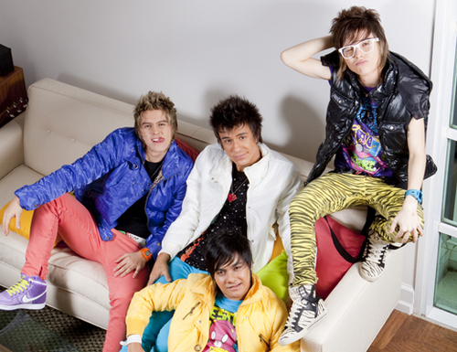 Fã clube destinado a @rockrestart !!
lutando para ser oficial !
se tu tambéém é loka por eles segue aki ??
donas: @maahamapelanza @natty_noroonha