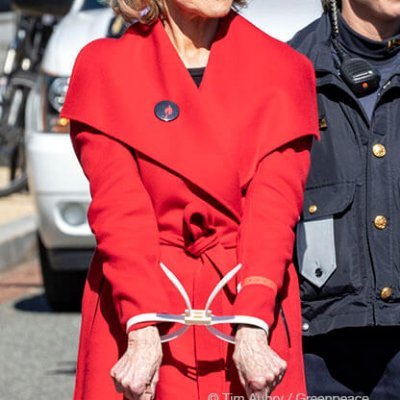 I'm Jane Fonda's Iconic Red Coat from Fire Drill Fridays. I'm here to end fossil fuels & start a just transition to clean energy. But make it fashion.