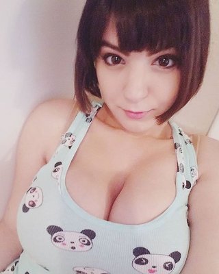 👄Alexia, 20 ans, certifié no fake, fan de cosplays et de hentai 💟 Dispo en dm pour nudes et pour avoir mon snapchat👅💖💦