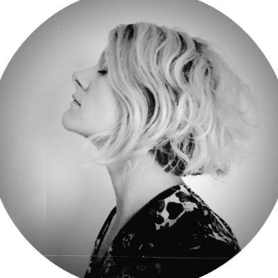 KasperStefanie's profile picture. ”Positiv realist” tycker jag låter bra. Demokrati, mänskliga rättigheter, psykologi, musik, politik och journalistik tycker jag är kul. Och människor!