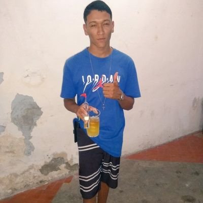 O que esperar de um País que proíbe a maconha, mas vende a seda pra você fuma a maconha 🍁 🚩