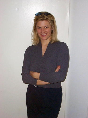 Sing Opera and Jazz. Been to 60 countries and 4 continents.  Involved with several charities for animals,SPCA. Single mom. Social.  Tennis & Kayaking. home MLM