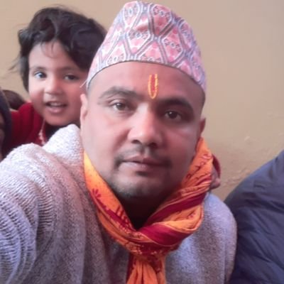 नेपालीमा लेख्न मन पराउने , अरुको काम मा आफ्नो काम मिसाएर गरिरहेको एक नेपाली जसलाई कसैले मार्न न चाहेर बाचिरहेको, मेरा tweet व्यक्तिगत हुन् !!'B+ve'