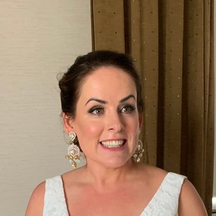 Social media enthusiast, busy mom of two, and online shopper extraordinaire!