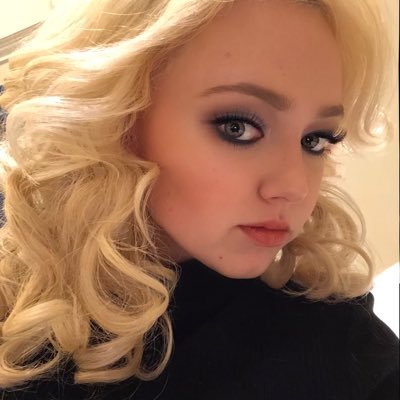 Liliroyzman's profile picture. vibras altas, guardias bajas