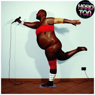 Hard Ton is the XXL disco diva! With his 150kg, Hard Ton is a Giorgio Moroder low-fat grooves model meeting a heavyweight Chicago 
Trax queen machine.