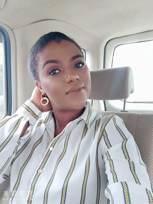 marla_bandah's profile picture. •God's child
🎓accountant
☆Entrepreneur 
♡Make up artist ♡♡❣
Am a game in ur mind that u cant win🤑🤑🤑