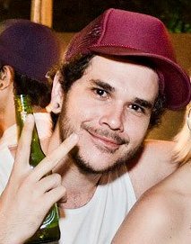 victor_baz's profile picture. Não ganho medo de perder
Nem perco a vontade de ganhar