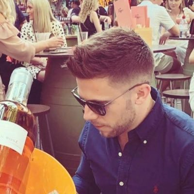 Senior BDM @ Peak Cashflow - Lover of sport & business. Beer drinker, West Ham follower, sub-par golfer, sarcastic short man. I don’t even want my own views!