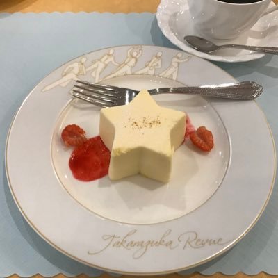 もっと宝塚ツイしたくて宝塚アカ作ってしまいましたが、意外とツイできておらず、主に皆さんのヅカ愛を摂取するためのアカと化しております。こっちゃん礼真琴love星組love。