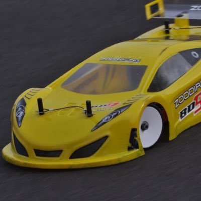 ラジコンを楽しくやってる物です。 いろんな方と交流したいので、気軽にコメントして頂けると嬉しいです。使っているマシンはヨコモのBD9です🚗ラジコン モータースポーツ