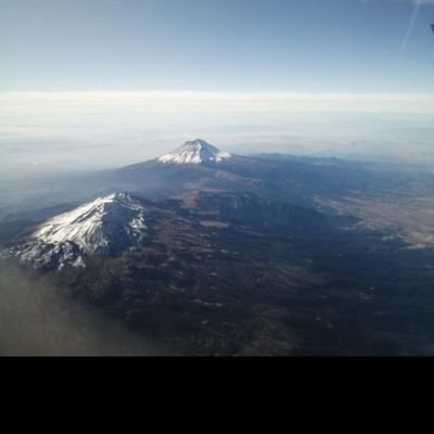 Profesionista, deportista (conocido en los bajos mundos del deporte como Sport Billy), respetuoso y enamorado de México.