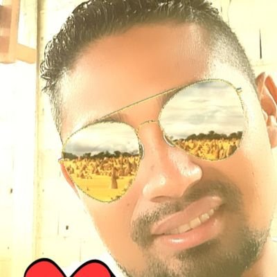 elmiky87's profile picture. 