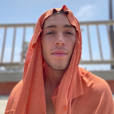 XeroxAlexis's profile picture. air breather