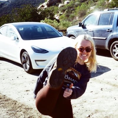 deliaxgarland's profile picture. this did used to be a 1D account after all