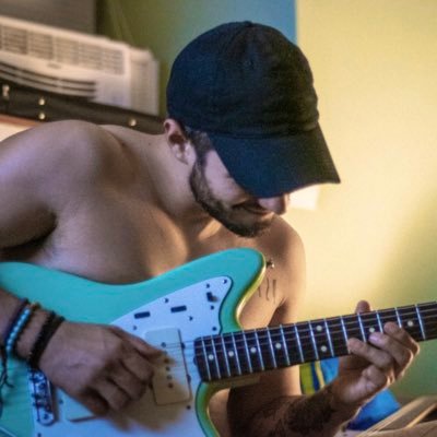 sirkikiman's profile picture. rompiendo el miedo “que todo fluya y que nada influya” 🍃