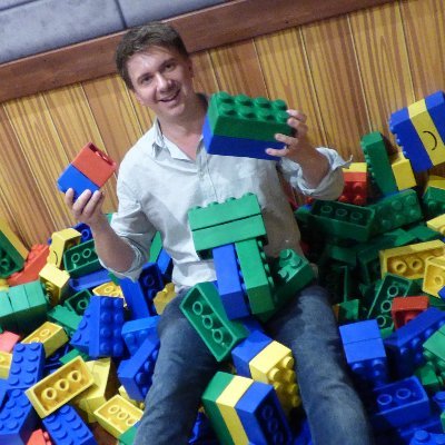 Editor at Blocks magazine. Author of LEGO Heroes: LEGO Builders Changing Our World―One Brick at a Time. #LEGO geek. #StarWars fan. Opinions expressed are my own