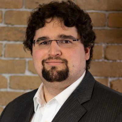 Descripteur (caster) eSports (SFTV, RLQC, LHEQ/VeeZion). Enseignant TGM et assistant-coach eSports des Conquérants du Cégep Limoilou.